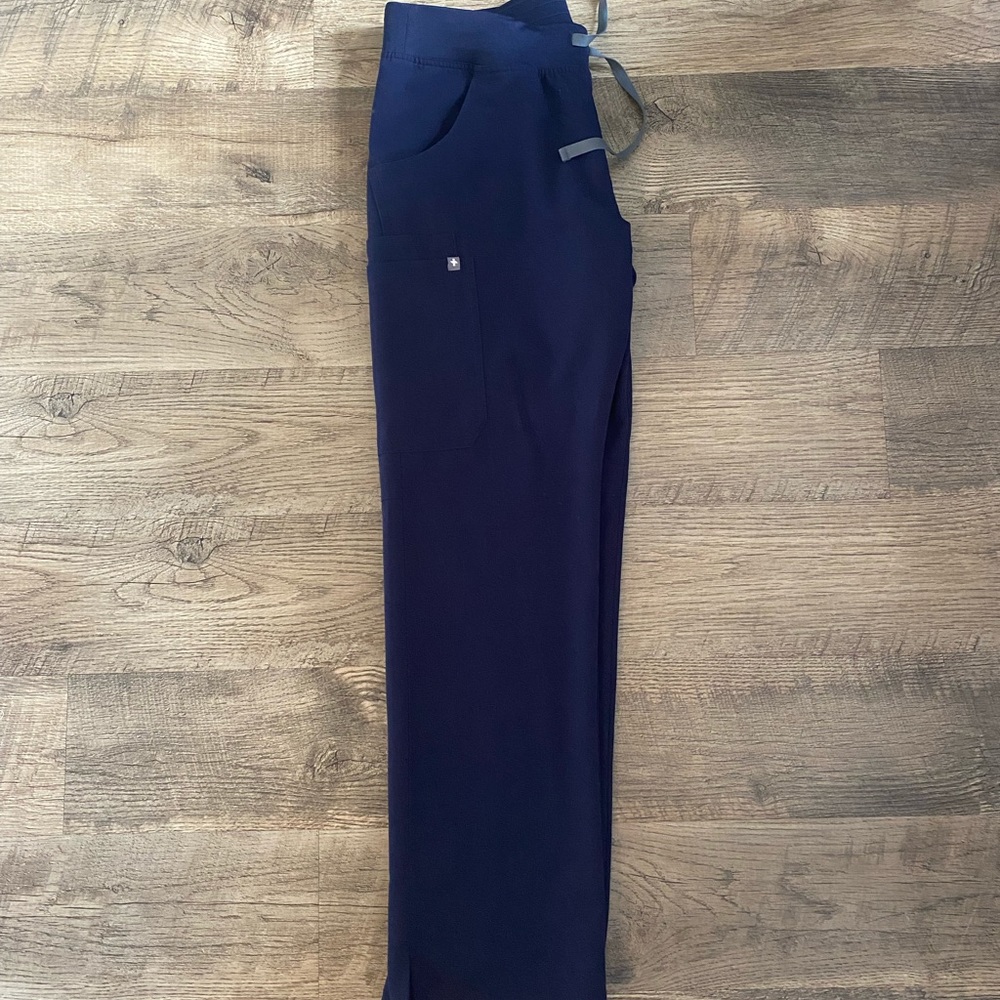 {Figs} Cade Cargo Scrub Bottom